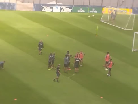 Técnico azulino mantém rotina de treinos apesar da pressão