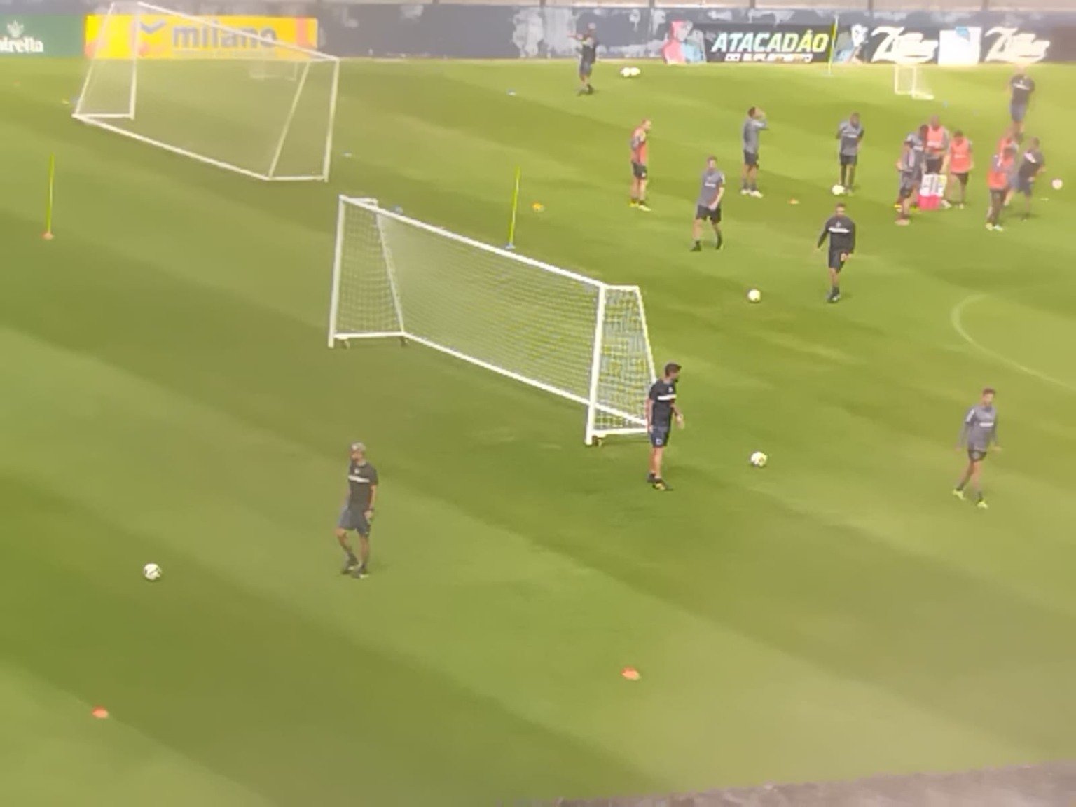 Português segue dando treino no Remo. Fotos: Divulgação