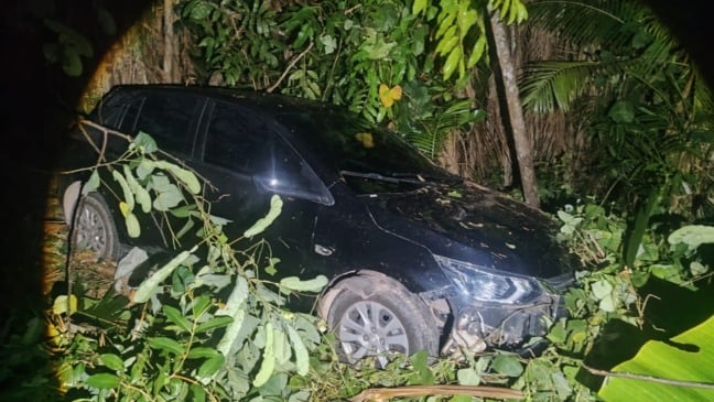 A intervenção ocorreu na manhã de sexta-feira (12). Outro suspeito foi preso e uma arma de fogo foi apreendida.