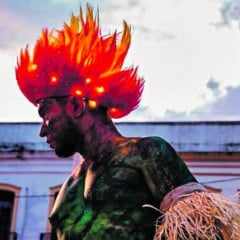 Inspirado pelos mistérios do terço mariano, o Auto vai unir cultura amazônica, devoção a Nossa Senhora e reflexões sobre as mudanças climáticas, numa festa que promete muitas luzes neon. 

FOTO: nádia borborema/divulgação

