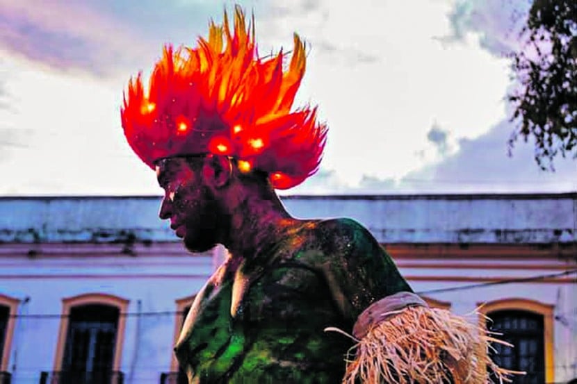 Inspirado pelos mistérios do terço mariano, o Auto vai unir cultura amazônica, devoção a Nossa Senhora e reflexões sobre as mudanças climáticas, numa festa que promete muitas luzes neon. 

FOTO: nádia borborema/divulgação

