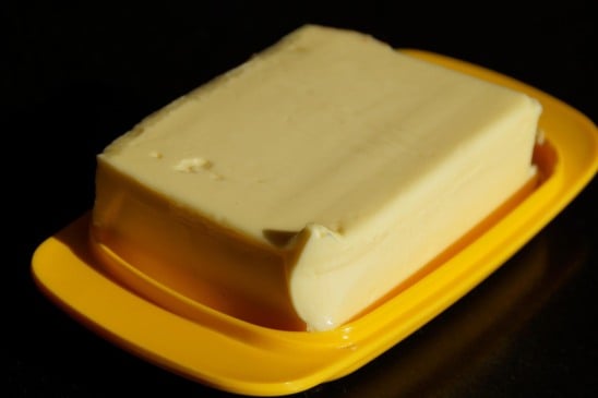 Você tira a manteiga da geladeira e ela está dura como pedra? É aí que surge a dúvida