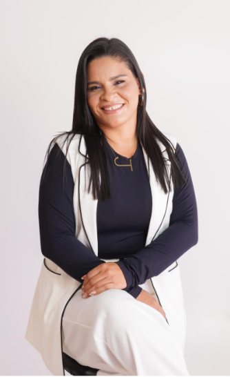 Foto-divulgação - Professora Jeyze Duarte, da Rede Estadual, na modalidade SOME - Sistema de Organização Modular de Ensino, de Monte Alegre (PA), finalista do Prêmio Educador Nota 10 
