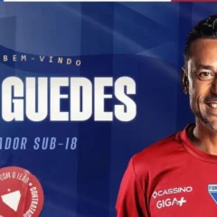 Aos 41 anos, Fred Guedes, um dos maiores atacantes da história recente do futebol brasileiro, inicia uma nova etapa no esporte, agora à beira do campo.