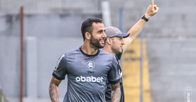 Leão com sorte: rivais tropeçam e Remo permanece no topo da tabela
