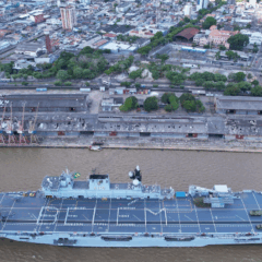 Maior Navio de guerra da América Latina chega a Belém para apoiar a COP 30