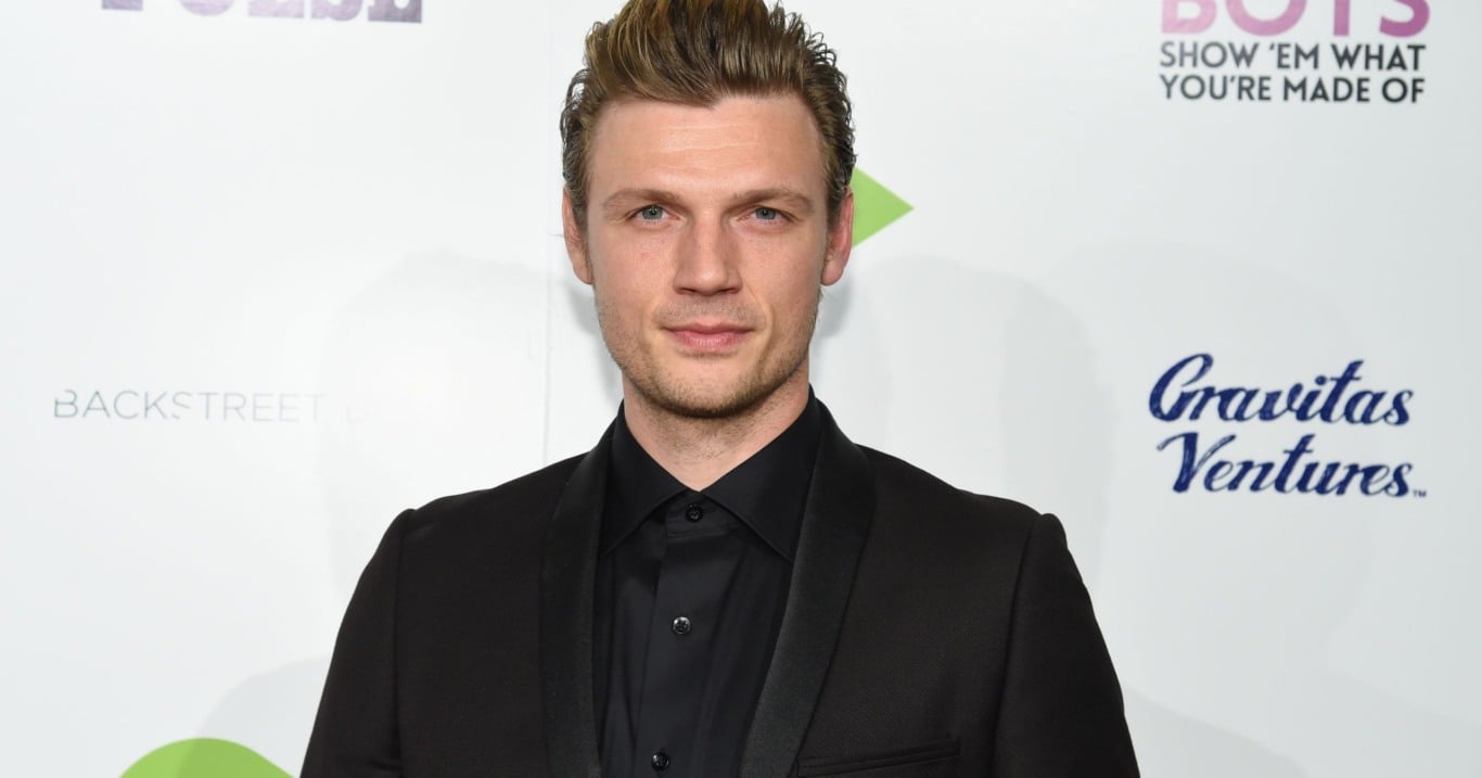 Nick Carter, do Backstreet Boys, enfrenta graves acusações de abuso sexual e transmissão de ISTs.