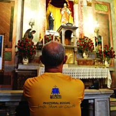 O trabalho pastoral na Igreja Católica abrange um conjunto de atividades voluntárias e organizadas que fazem referência à missão de Jesus Cristo, ao evangelizar e, ao mesmo tempo, servir à comunidade em diversas realidades sociais.
