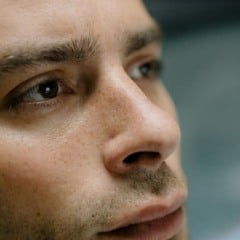Um estudo realizado pela Universidade de Munique, na Alemanha, trouxe novas evidências de que alterações no olfato podem estar entre os primeiros sinais do Alzheimer. Foto: Pexels