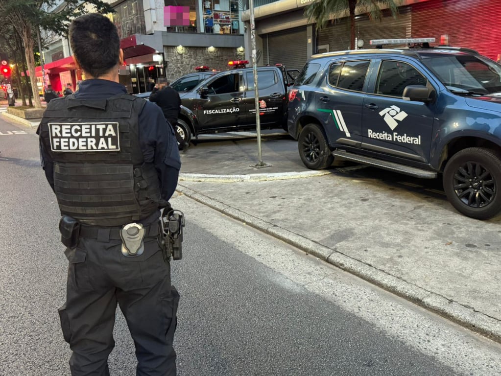 As investigações fazem parte da Operação Spare, deflagrada na manhã desta quinta-feira, 25, conta o esquema ilegal da facção nos setores de combustíveis e de jogos de azar.