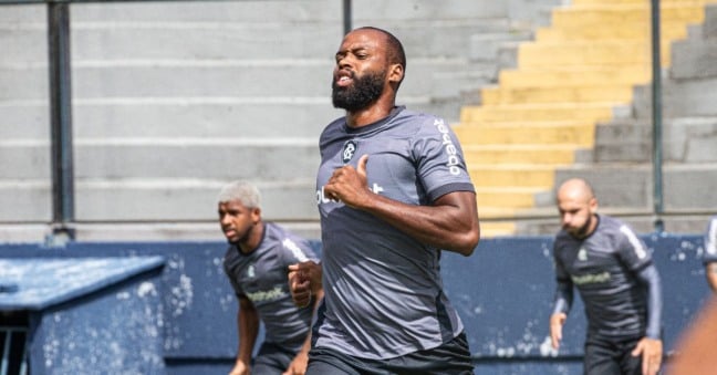 Zagueiro azulino sabe que o time precisa matar o jogo quando as oportunidades surgirem - Foto: Samara Miranda/Remo