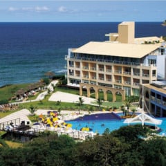 Costão do Santinho Resort, localizado na Praia do Santinho, está com mais de 100 vagas abertas para diferentes áreas. Foto: Divulgação