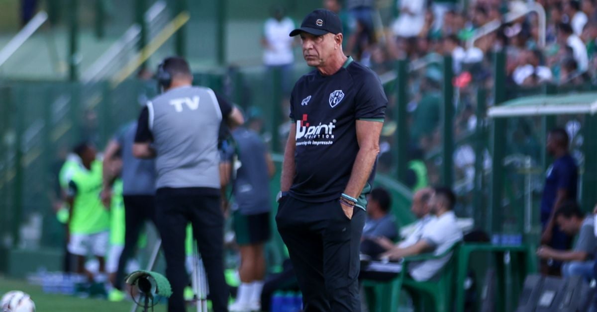 Fernandes terá muito trabalho para fazer o Papão jogar bola - Foto: Jorge Luis Totti/PSC