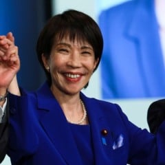 Quem é a mulher eleita pela primeira vez primeira Ministra do Japão?