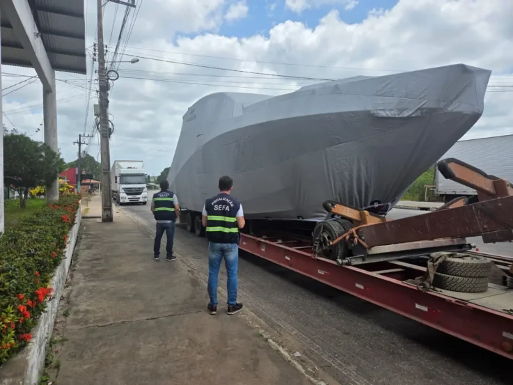 Sefa apreende lancha avaliada em R$ 2 milhões em Cachoeira do Piriá