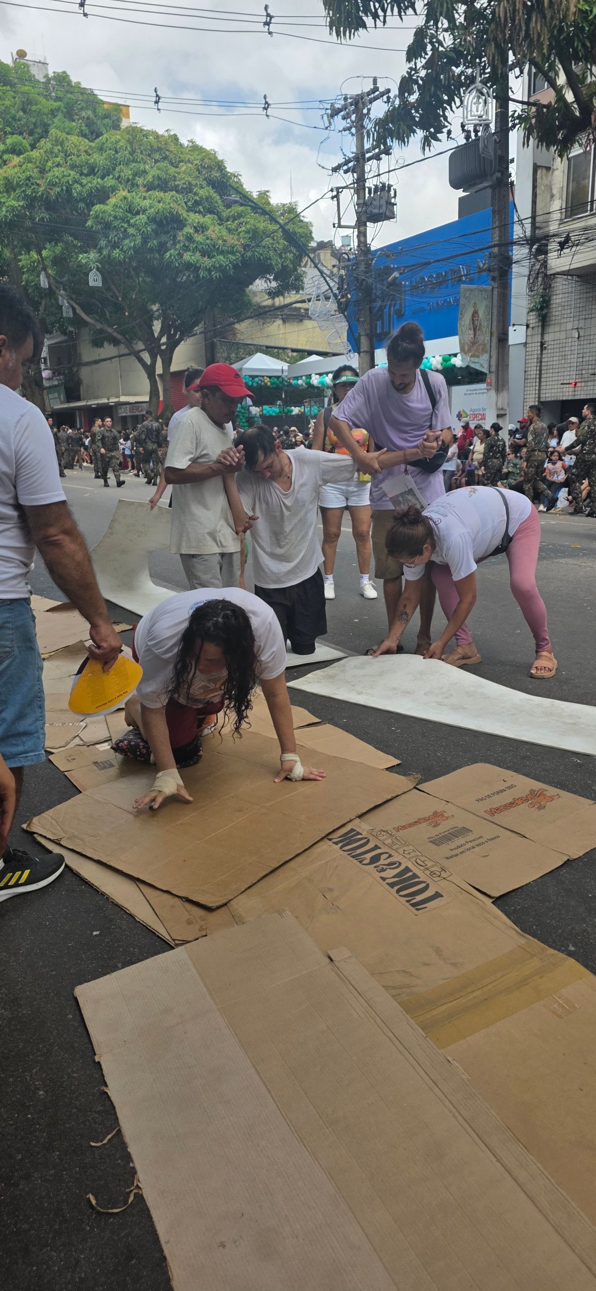 CÍRIO 2025: Ana Costa pede pela cura do câncer do filho durante procissão