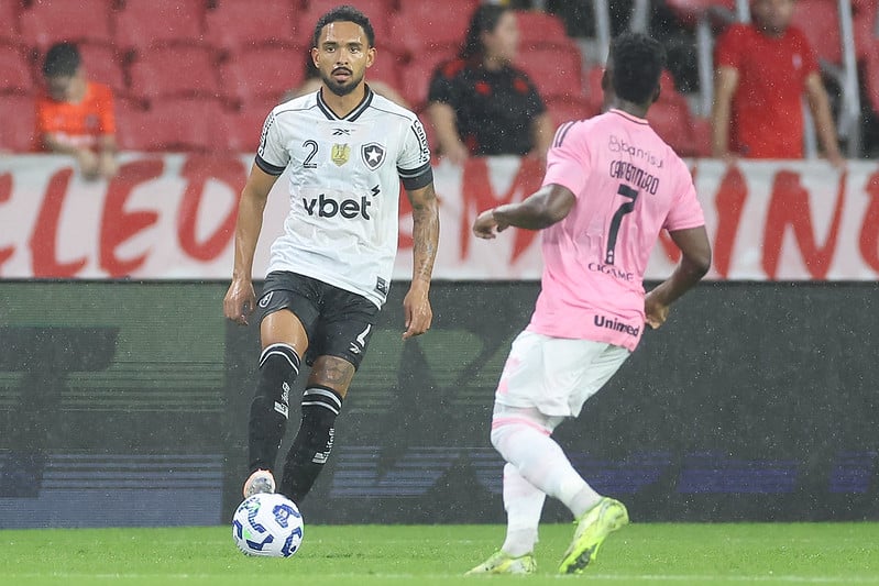 Internacional x Botafogo pelo Campeonato Brasileiro no Estadio Beira Rio. 04 de Outubro de 2025, Porto Alegre, RS, Brasil. Foto: Vitor Silva/Botafogo.