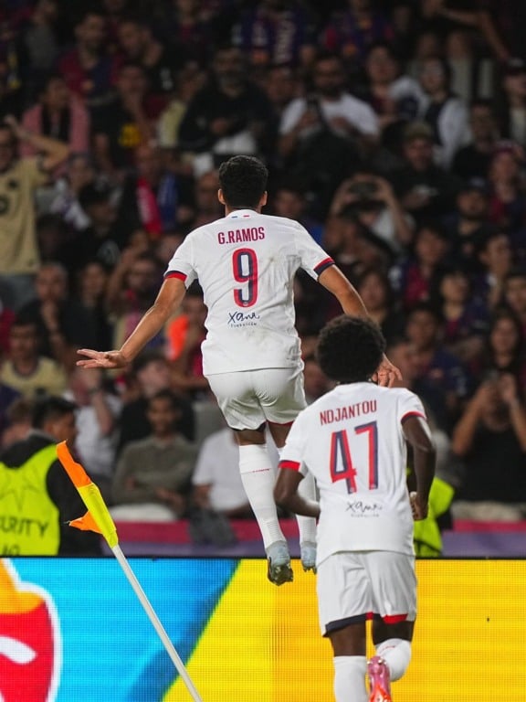 PSG vira sobre o Barcelona e vence fora na Champions