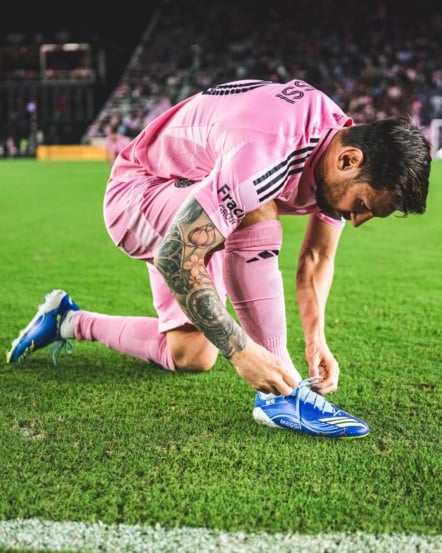 O contrato de Messi é considerado um dos mais altos da história do futebol,