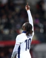 Inglaterra goleia a Letônia e se classifica para a Copa do Mundo de 2026, sendo a primeira seleção europeia a garantir vaga na competição.