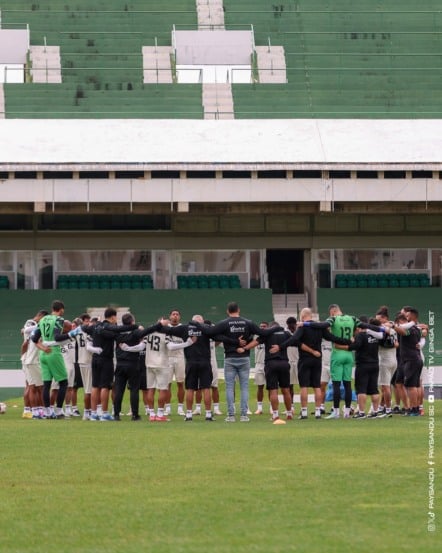 Mergulhado em dívidas e ameaçado de rebaixamento para a Série C, o Paysandu caminha para um fim de ano melancólico.