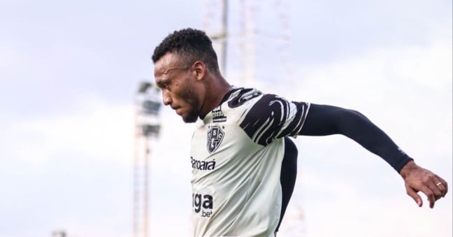 Reverson está cotado para começar o jogo diante dos paulistas - Foto: Matheus Vieira/PSC