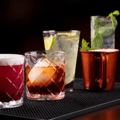 Bares e restaurantes de Belém registraram forte queda nas vendas em setembro, com retração de quase 10% puxada pelo medo da contaminação por metanol.