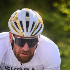 Bradley Wiggins revela em autobiografia que cheirou cocaína na medalha de ouro. Conheça sua luta contra vícios e traumas do passado.