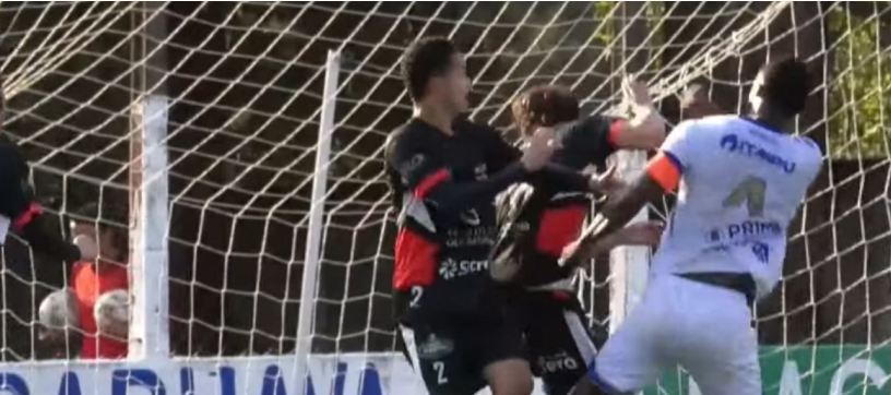 O zagueiro PV, do Nacional (PR), teria sido vítima de injúria racial durante partida da taça da Federação Paranaense de Futebol (FPF)