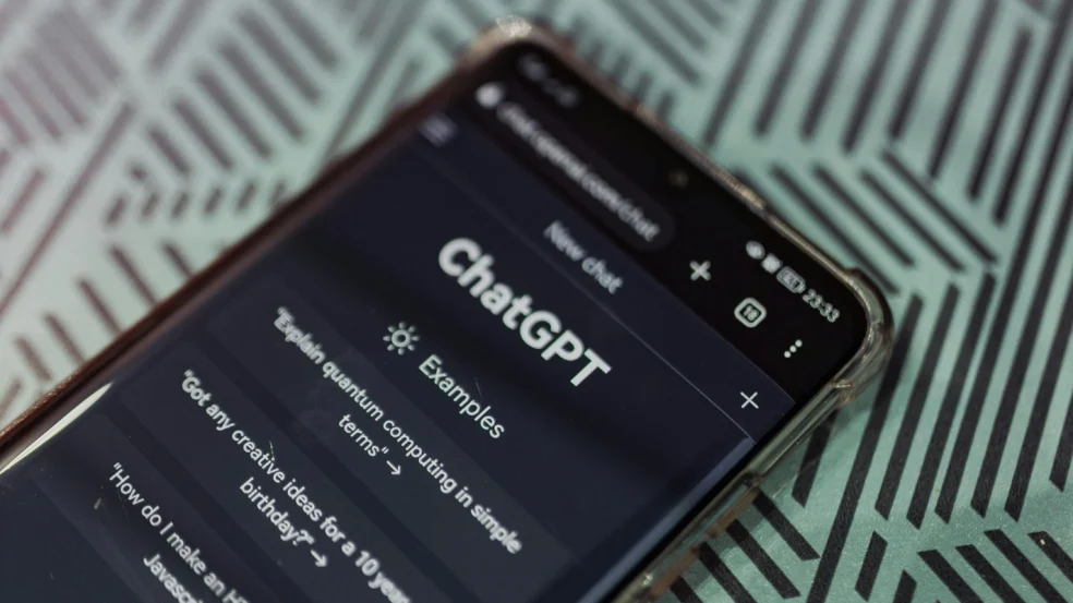 Garoto de 13 anos é preso nos EUA por pergunta ao ChatGPT