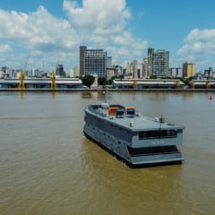 Maior navio de guerra da América Latina, o NAM Atlântico recebe o público em Belém para visitação gratuita até o fim de outubro.