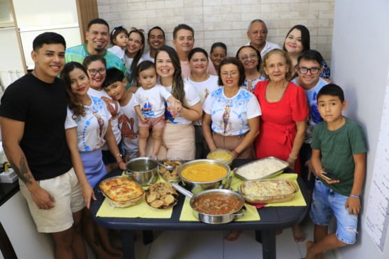Robson Monte e Rosiane Holanda com a família. Foto: Ricardo Amanajás / Diario do Pará.
