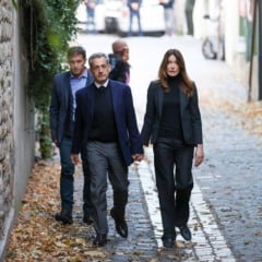 Descubra a trajetória de Carla Bruni, cantora e ex-modelo, casada com Nicolas Sarkozy, e como ela lida com os desafios da vida pública.