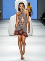 Modelo paraense Maria Carolina leva a força do Norte às passarelas do SPFW N60. Foto: Agência Foto Site