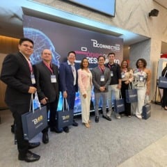 Time do curso de idiomas Aslan participa do BConnected 2025, em São Paulo