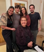 Discreto, Faustão reaparece com a família após transplantes