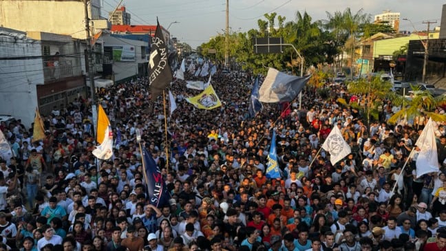 A previsão é de 2h30 de duração, com encerramento por volta de 18h30, quando será celebrada missa.