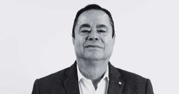 Antonio Eugênio Pacelli, 65, fundador da Fábrica de Velas Cigana, foi atingido a tiros dentro do escritório; caso é investigado como latrocínio e dois suspeitos foram presos, um deles funcionário do local.