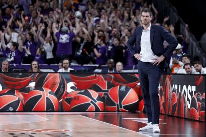 Do garrafão ao banco de reservas: Tiago Splitter faz história e se torna o primeiro brasileiro a dirigir uma equipe da NBA.