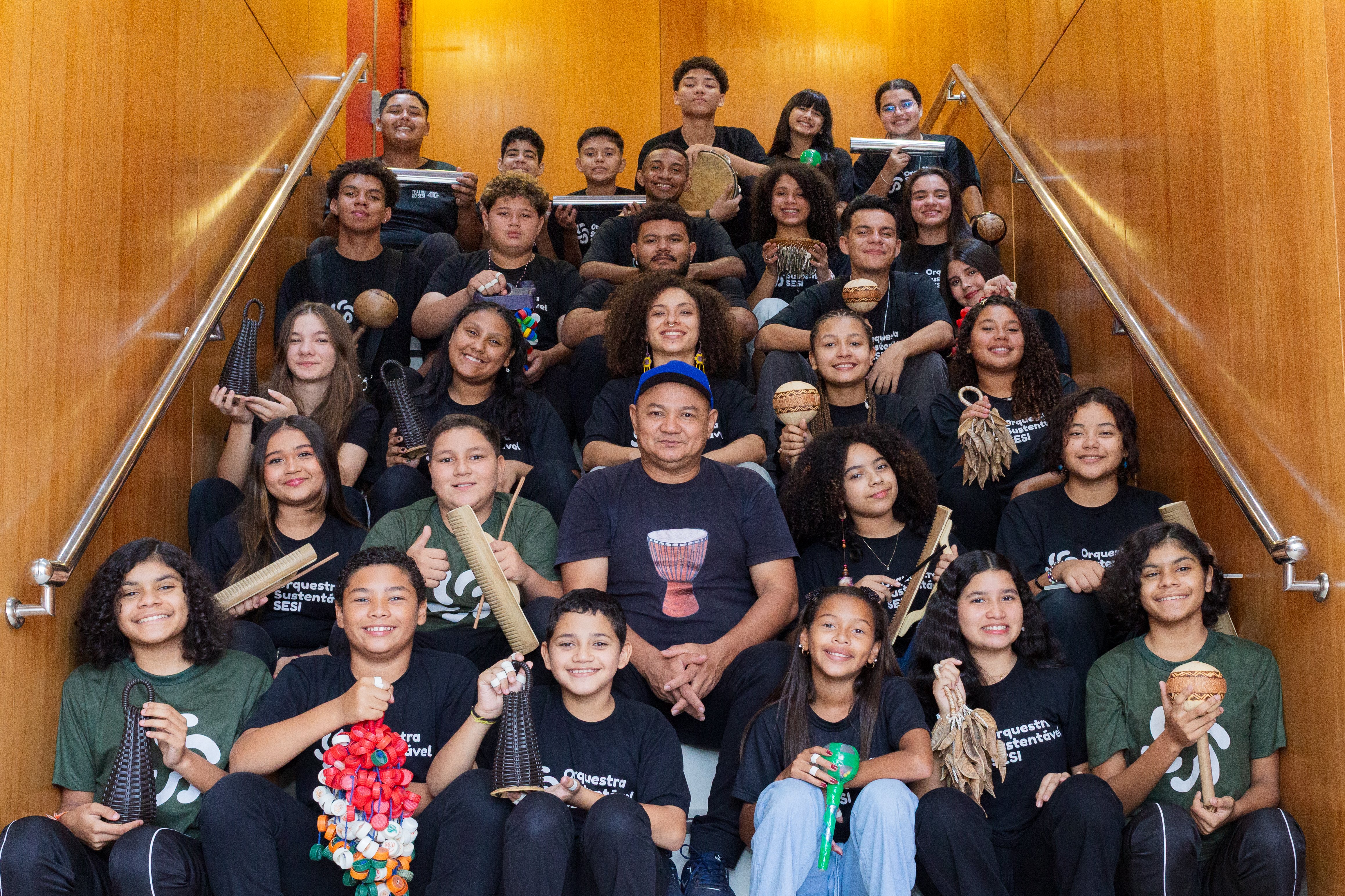Mais de trinta alunos das Escolas SESI e de escolas públicas do entorno do teatro participam da apresentação. Foto: Divulgação