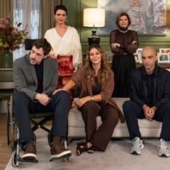 Leonardo (Guilherme Magon), Celina (Malu Galli), Heleninha (Paolla Oliveira), Odete (Debora Bloch) e Afonso (Humberto Carrão) em 'Vale tudo' — Foto: Fábio Rocha/Rede Globo