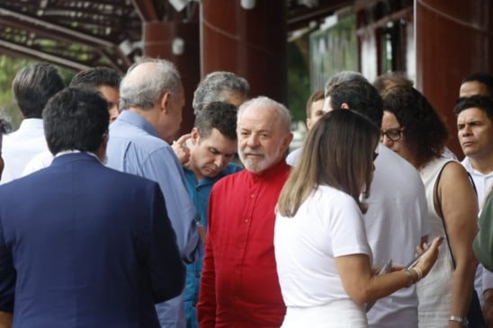 Durante entrevista a uma emissora local na manhã desta sexta-feira (3/10), o presidente Luiz Inácio Lula da Silva (PT) revelou ter enfrentado um contratempo técnico