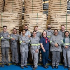 Linha de produção de carretéis de madeira na Alubar Montenegro (RS) gera cerca de 50 novos postos de trabalho na região.