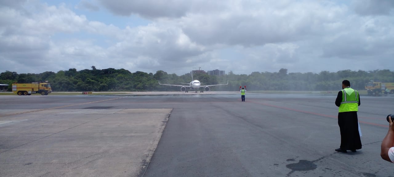 Círio 2025 começa com bênção nos céus: imagem chega ao aeroporto e emociona fiéis