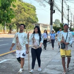 Vídeo: romeiros caminham em direção à Basílica nesta sexta