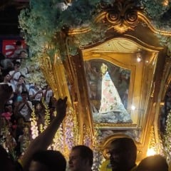 Trasladação segue rumo à Catedral com mais de 2 milhões de fiéis