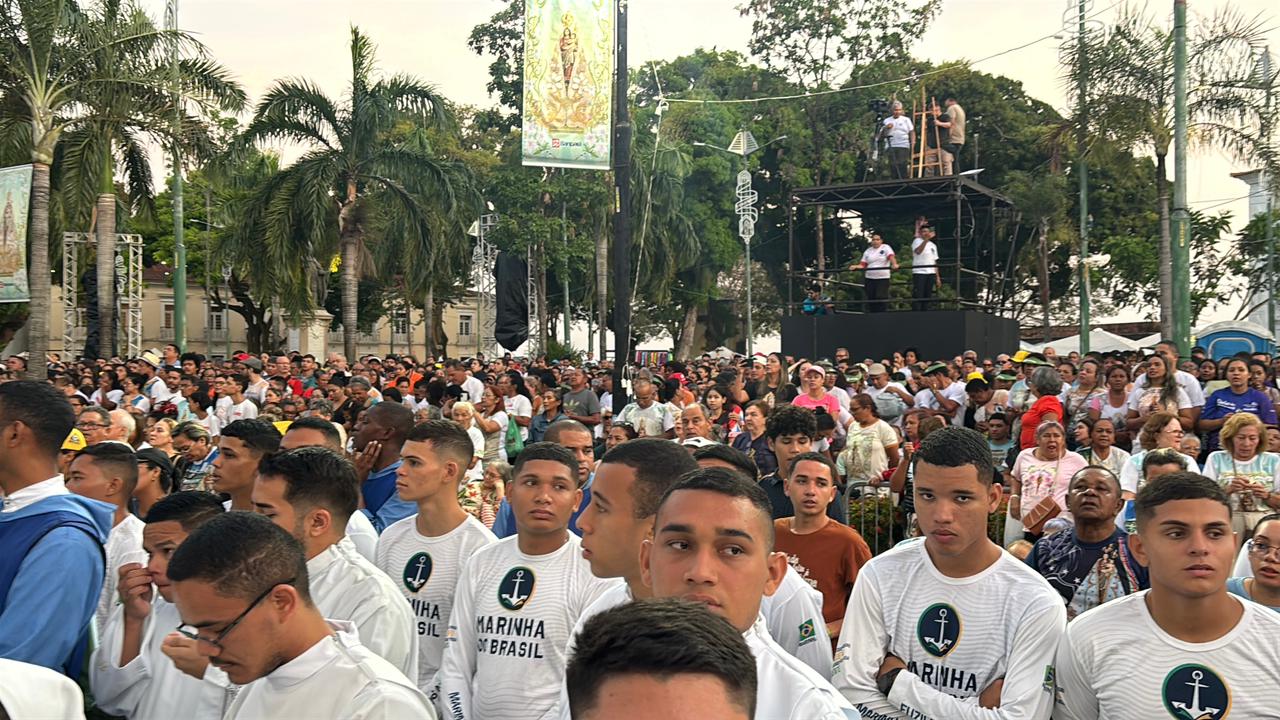 CÍRIO 2025: Fiéis lotam a Catedral desde a madrugada à espera do Círio 233