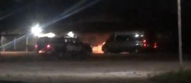 Na noite de terça-feira (14), por volta de 21h30min, uma dupla foi presa após liberar reféns, em uma van, na zona rural da cidade de Castanhal, região do nordeste paraense.