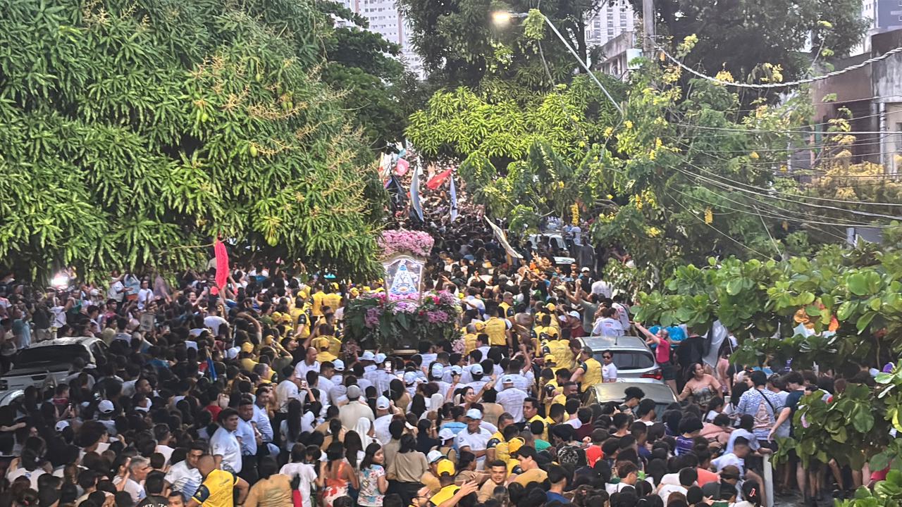 O percurso continua na avenida Padre Eutíquio, nas proximidades da Fernando Guilhon. A previsão de chegada seria 19h, mas deve atrasar. Foto: Igor Pereira