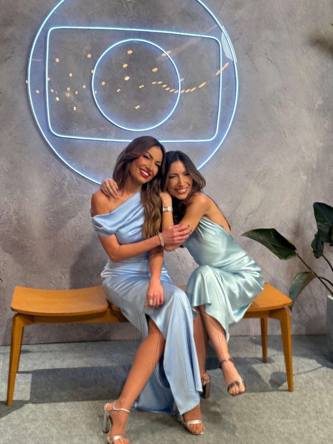 Patrícia e Paloma Poeta juntas para a gravação de fim de ano da Globo. Foto: Reprodução/ Globo Patrícia e Paloma Poeta juntas para a gravação de fim de ano da Globo. Foto: Reprodução/ Globo